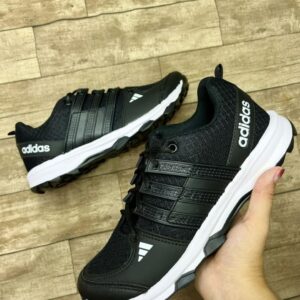 Adidas Kanadia TR9