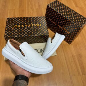 Iate Em Courino Sintético Louis Vuitton