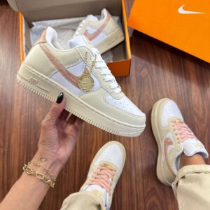 Nike Af1 Medalha Nude E Caramelo