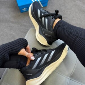 Tênis Adidas Boston Off/Cacau