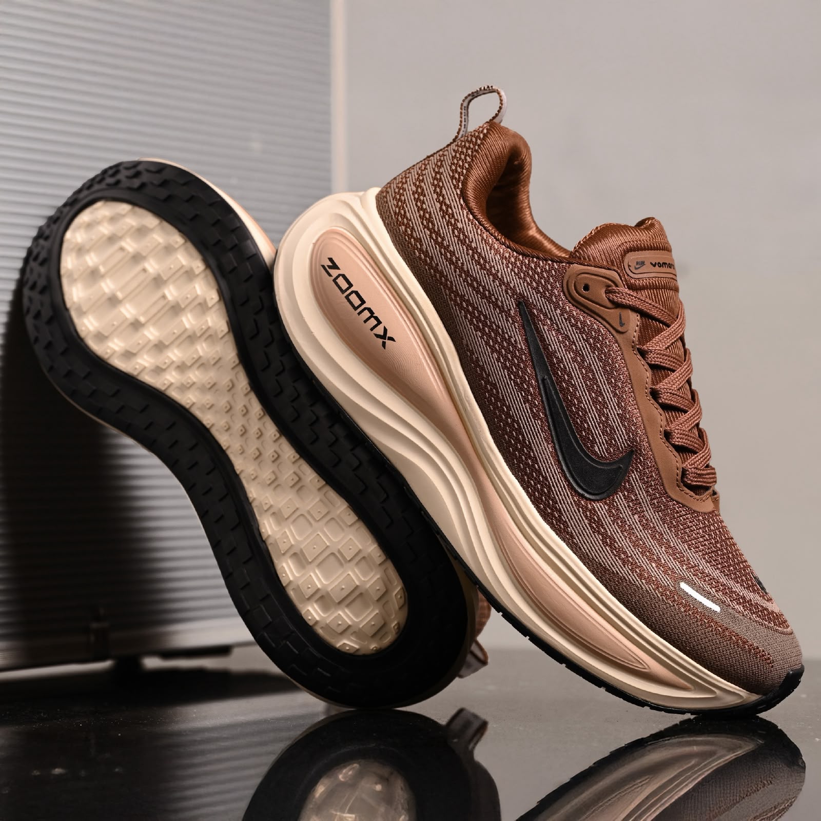 Nike Vomero Plus - Imagem 3